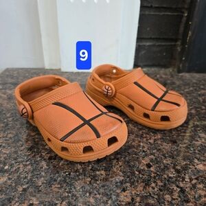 CROCS Kids Orange Basketball Crocs